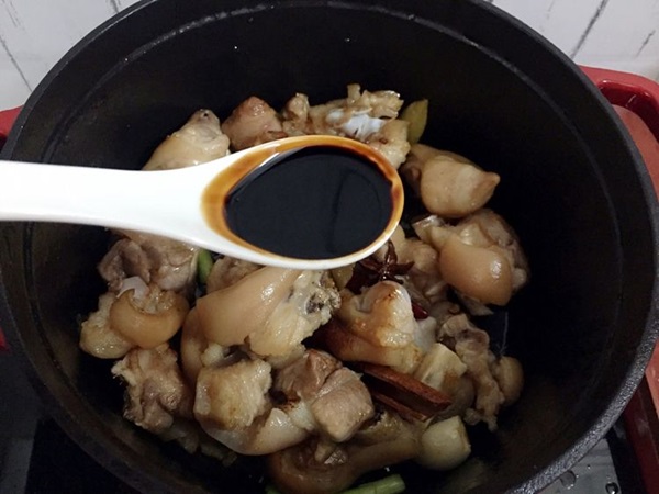 Chân giò kho theo kiểu này, ăn mềm dẻo, ngon lạ miệng lại tốn cơm trong ngày đông lạnh-16