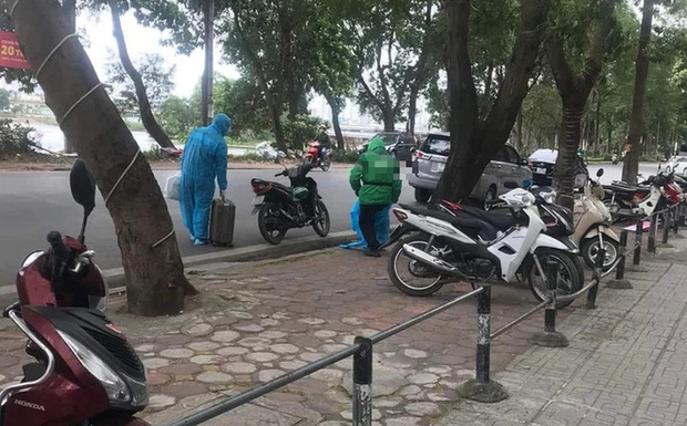 Hà Nội: F1 phải thuê xe ôm tự chở từ nhà ra trạm y tế phường để đi cách ly tập trung-1