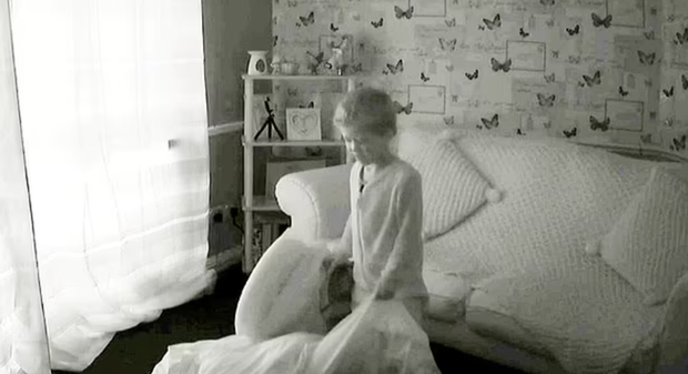 Bé trai bị bố đẻ tẩm độc và tra tấn đến chết, dư luận bàng hoàng trước đoạn clip ghi lại cảnh cuối đời cùng câu nói nghẹn đắng-2