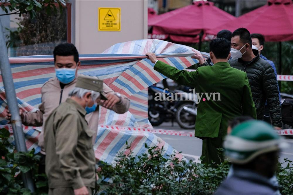 Vụ cụ bà rơi từ tầng cao chung cư tử vong ở Hà Nội: Lưới an toàn ban công có dấu vết bị phá-3