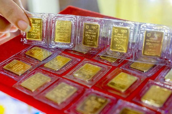 Giá vàng trong nước chênh thế giới 11 triệu: Ai trả lời câu hỏi vì sao?