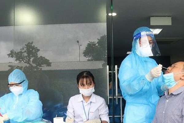 Thanh Hoá: Tạm dừng tiêm vắc xin Vero Cell tại huyện Nông Cống, chờ chỉ đạo-1