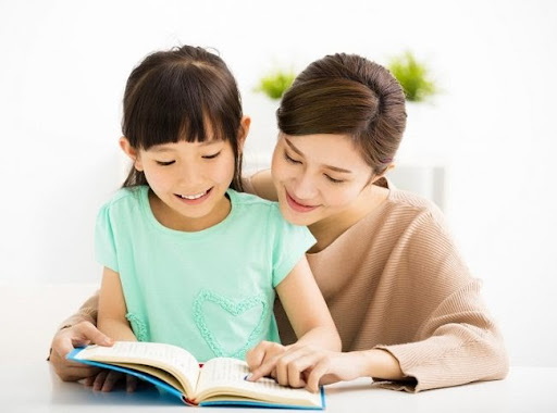 45 tuổi không chồng lại nhận nuôi 3 đứa con, chị hàng xóm bị người đời mỉa mai thừa tiền nuôi con người khác, câu hỏi sau đó khiến ai cũng xấu hổ-1