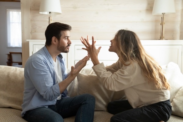 Thấy bố cặp kè tình trẻ, con gái mách lẻo bí mật thầm kín của bố khiến ông bị người yêu bé nhỏ đá ngay tức khắc-2
