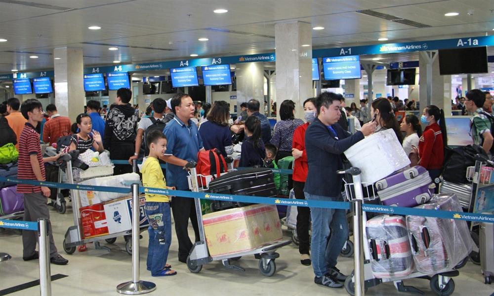 Đường bay Hà Nội - TP.HCM bán vé giá cao gây bức xúc-1