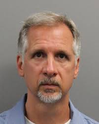 Gã chồng ngoại tình và bí mật trong ngôi nhà ven hồ hé lộ kế hoạch tàn độc dành cho vợ-2