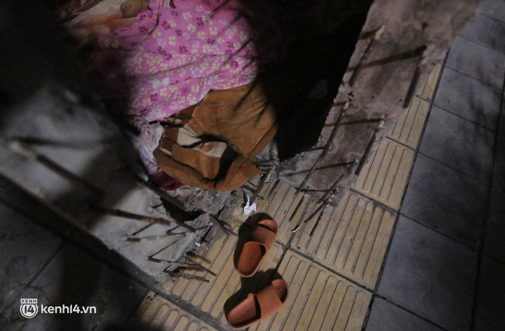 Hà Nội: Thất nghiệp vì dịch Covid-19, hai anh em ruột rủ nhau ra nhà cống ăn, ngủ qua ngày-3