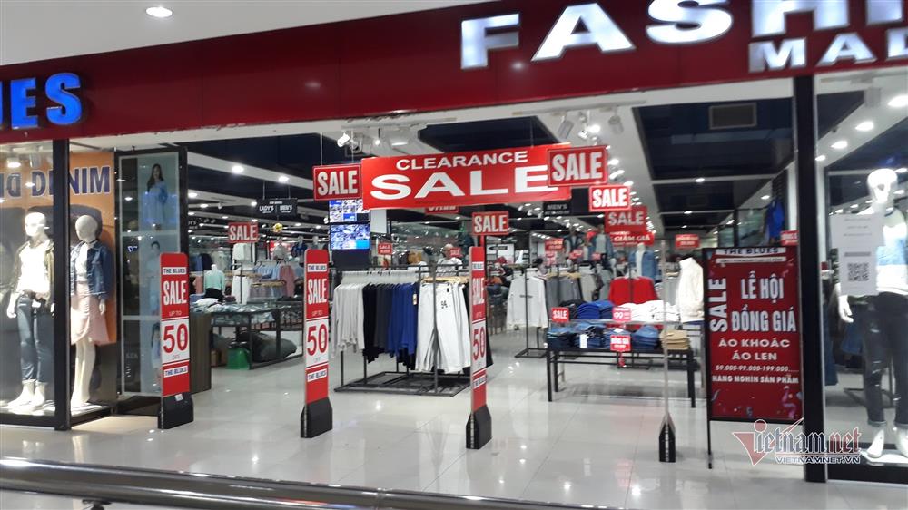 Ngày buồn 2021: Giảm giá kịch sàn vẫn vắng hoe, mỏi mòn ngóng khách-5