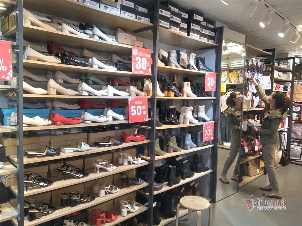 Ngày buồn 2021: Giảm giá kịch sàn vẫn vắng hoe, mỏi mòn ngóng khách-8