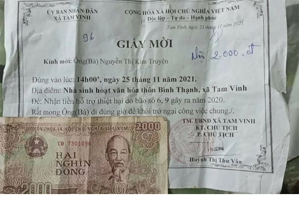 Kỷ luật cảnh cáo hạt trưởng kiểm lâm có thói quen gác 2 chân lên bàn làm việc-2