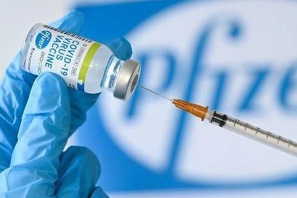 Bắc Giang: 2 học sinh sốc phản vệ nặng sau tiêm vắc xin Covid-19-1