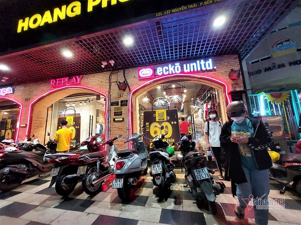 Sài Gòn cuộc đua sale vô đối, giảm giá sâu chưa từng có-3