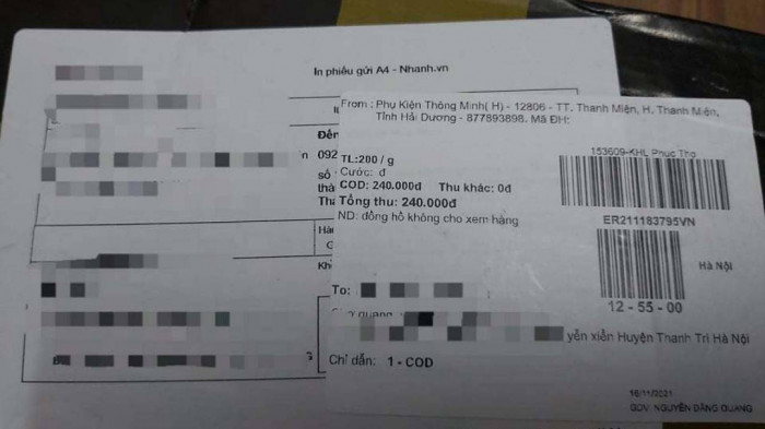 Trả tiền mua đồng hồ thông minh, nhận được... đôi giày cũ-2