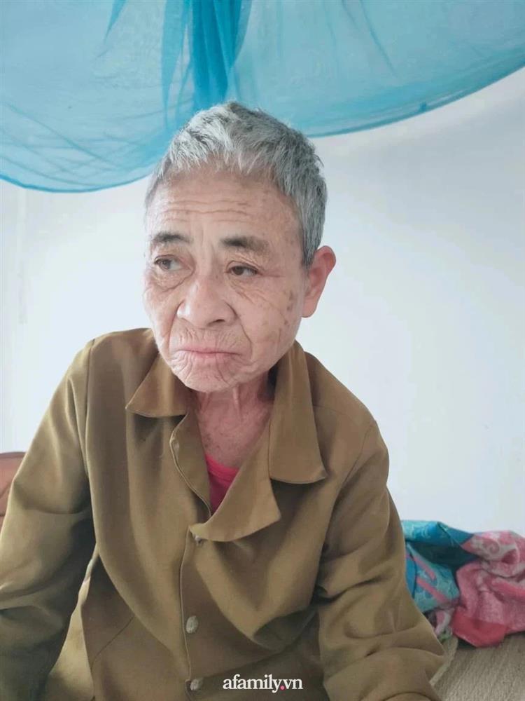 Thảm cảnh cụ bà không chồng không con, thần kinh không ổn định, lay lắt sống một mình trong căn nhà tình thương-2