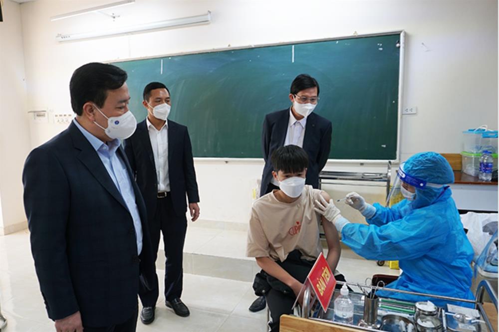 Tập trung cao nhất hoàn thành tiêm phòng vắc xin Covid-19 cho trẻ 15-17 tuổi-2