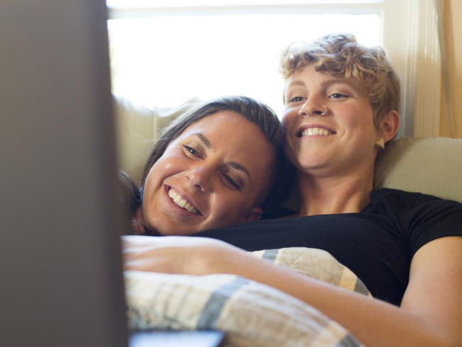 Mẹ đẻ và mẹ chồng thân thiết, người phụ nữ chẳng thấy mừng mà lo rồi sốc khi thấy tin nhắn họ... gửi nhầm, thương thay cho bố chồng-3