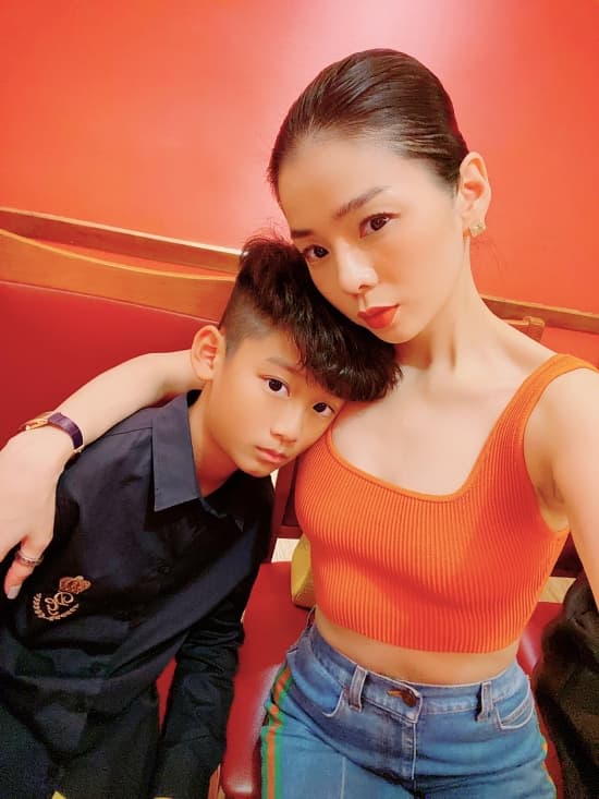 Con trai Lệ Quyên thông báo bố nhiễm Covid-19 nhưng lại nhanh chóng xoá đi, chuyện gì đây?-1