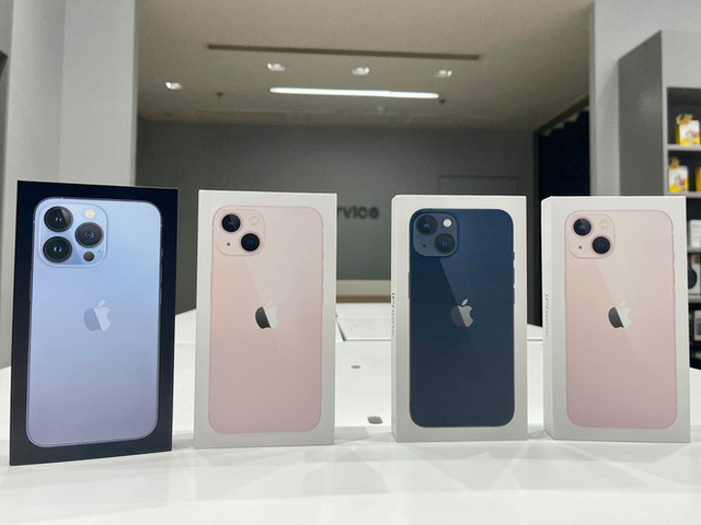 Giá iPhone 13 xách tay giảm tới hơn 10 triệu đồng sau 2 tháng-1