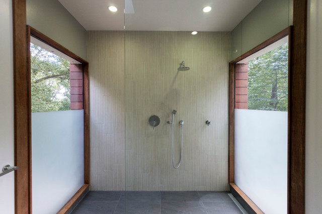 Cách thiết kế cửa sổ giúp phòng tắm hưởng trọn ánh sáng mà không làm giảm sự riêng tư-4