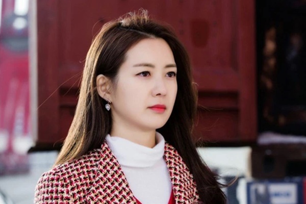 Mẹ chồng ngất xỉu nhưng chồng thờ ơ không chịu đưa bà đi viện, tôi rối rít giục giã thì phải đờ đẫn trước bí mật anh tiết lộ-1