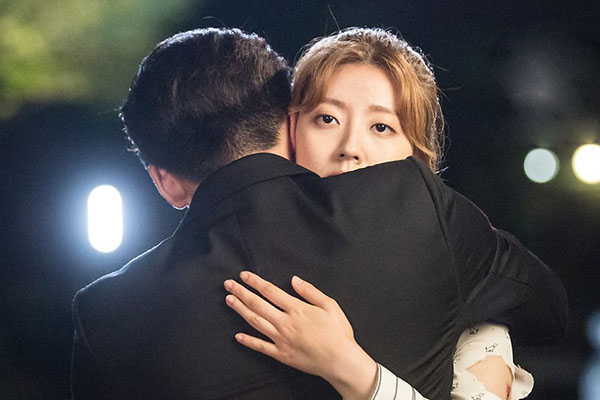 Tôi có thai với đàn ông khác, chồng bình tĩnh nói cùng tôi nuôi đứa trẻ nhưng sau sinh, tôi mới biết mình ngu ngốc-2