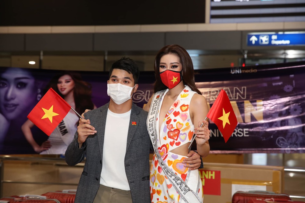 Bật mí về người đàn ông quyền lực, chuyên đưa các hoa hậu Việt Nam đến các cuộc thi quốc tế-4