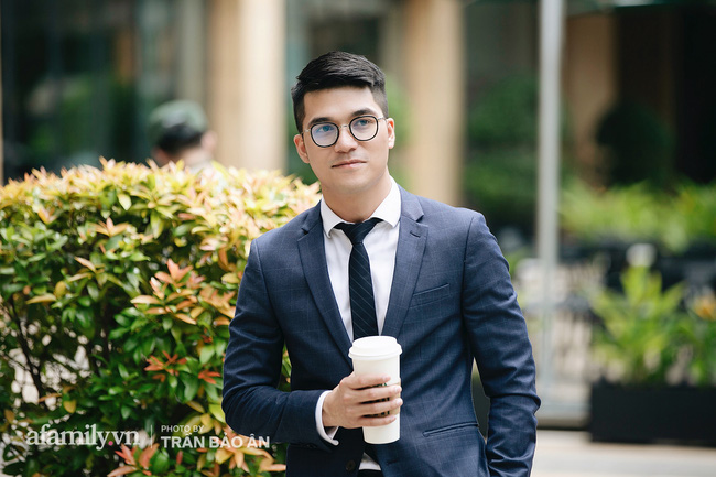 Bật mí về người đàn ông quyền lực, chuyên đưa các hoa hậu Việt Nam đến các cuộc thi quốc tế-5