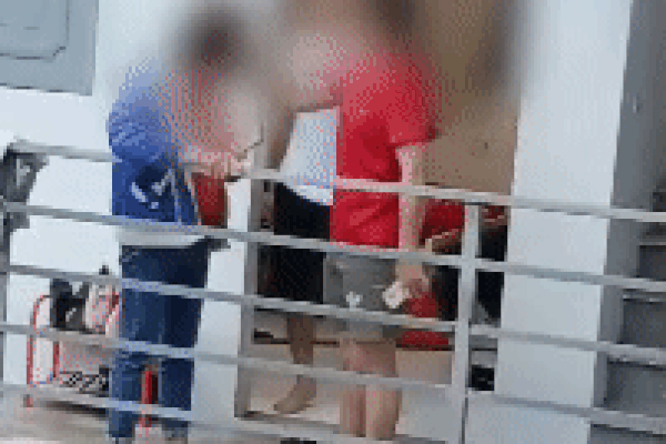 Đánh ghen trong phòng trọ: Tiểu tam định chơi