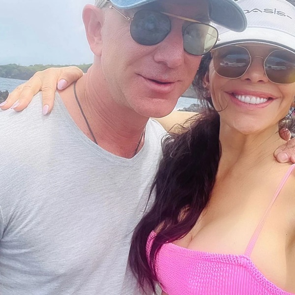 Tỷ phú Amazon cùng người tình khoe loạt ảnh mặn nồng khiến dư luận nóng mắt, càng làm rõ lý do ông ly hôn-2