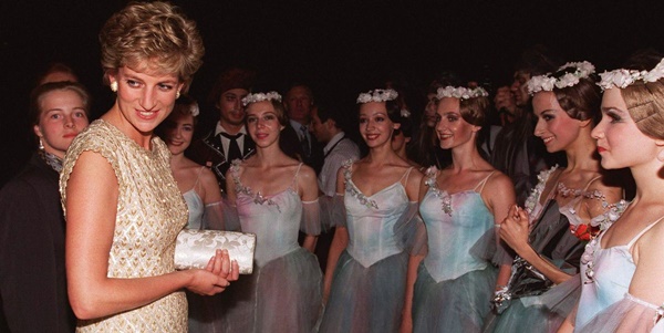 Loạt ảnh hiếm về Công nương Diana hé lộ ước mơ cháy bỏng của bà nhưng bị Thái tử Charles bóp nghẹt đầy cay đắng-1