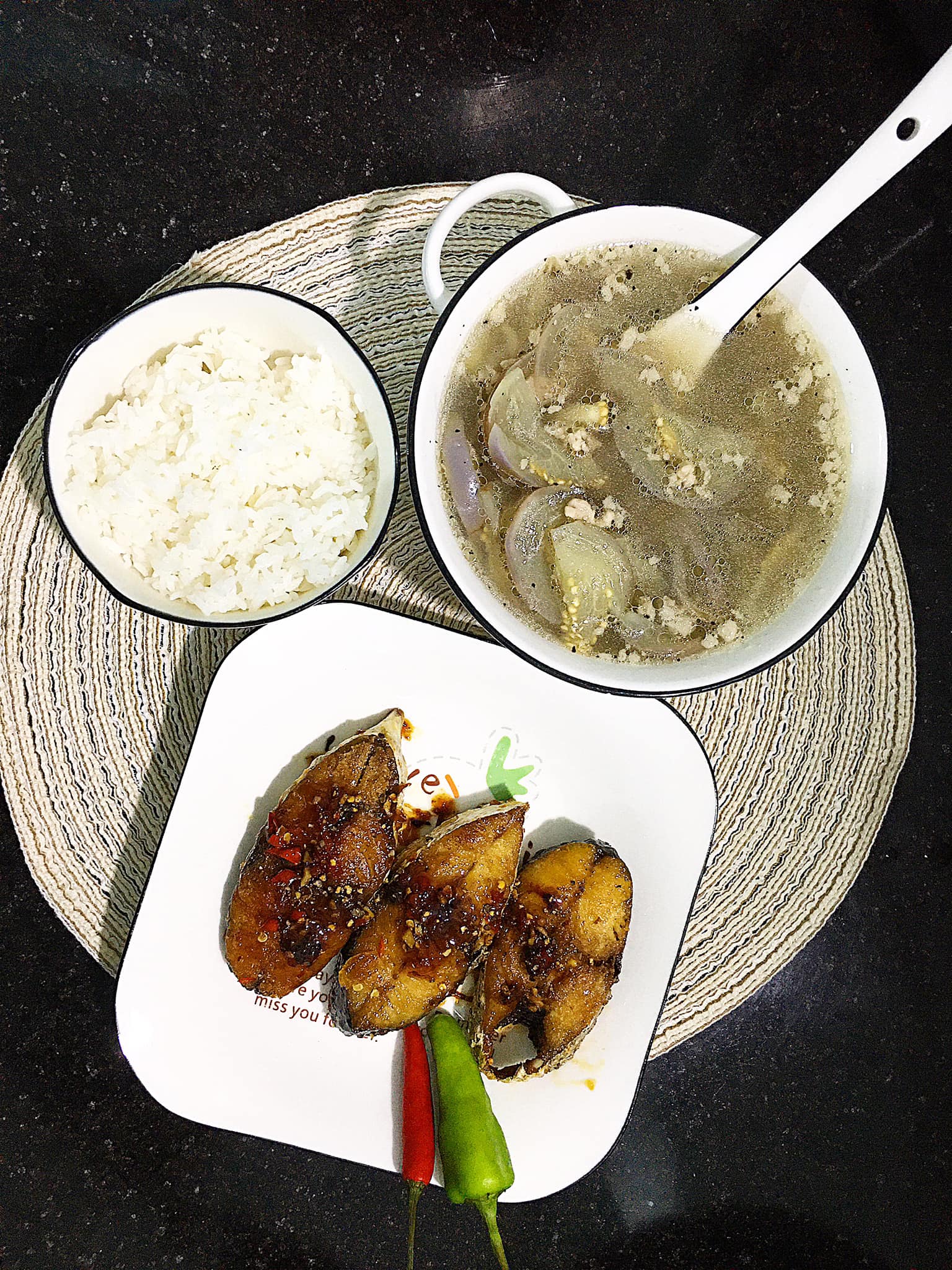 Muốn kho cá rã đông không bị tanh, chỉ cần cho thứ này vào-4