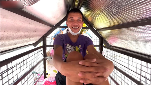 Lấy chồng Tây gặp biến cố, người phụ nữ để con vào lồng sắt chở khắp Sài Gòn lượm ve chai-4