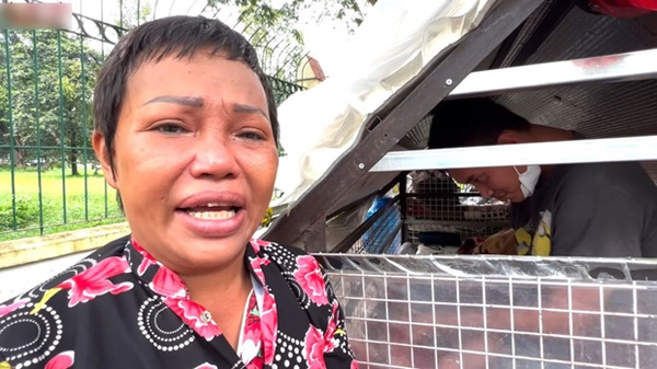 Lấy chồng Tây gặp biến cố, người phụ nữ để con vào lồng sắt chở khắp Sài Gòn lượm ve chai-8