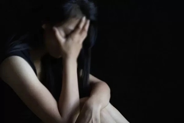 Cô gái bị bạn thân ép đi bán dâm hơn 2.000 lần, cuộc sống địa ngục hơn 1 năm trời bị vạch trần gây rùng mình và căm phẫn-2