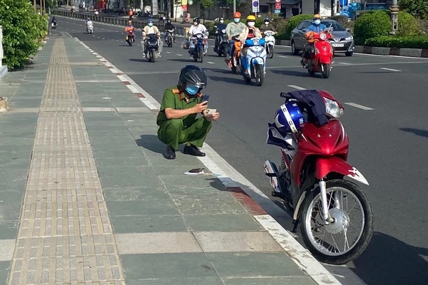 TP.HCM: Liên tiếp 2 vụ nam thanh niên và cụ già nhảy cầu tự tử-1