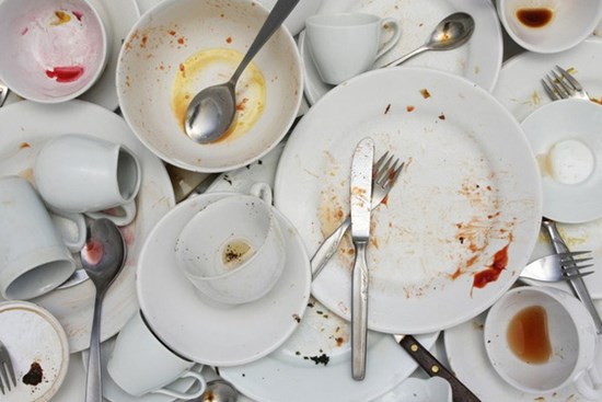 Cả nhà đối mặt nguy cơ ung thư gan, nhiễm độc đáng sợ do một kiểu rửa bát đũa, gia đình nào đang