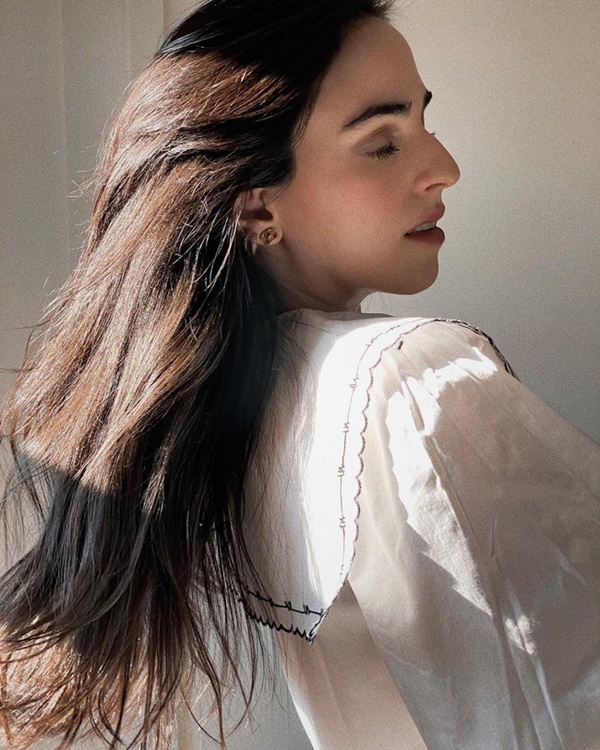 Tóc lúc nào cũng bết dính, gãy rụng lả tả: 90% chị em đang sai từ bước xả tóc sau khi gội-2