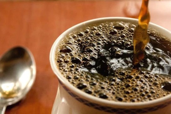 Đổ cafe vào máy giặt: Bạn đã biết mẹo hay này chưa?