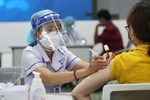 Vụ nữ sinh lớp 9 tử vong sau tiêm vaccine Covid-19: Hà Nội họp hội đồng chuyên môn-1