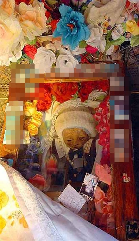 Mộ con trai chết yểu liên tục bị đào bới kỳ lạ, bố mẹ không còn cách nào phải bật nắp quan tài rồi chứng kiến cảnh quái gở-4