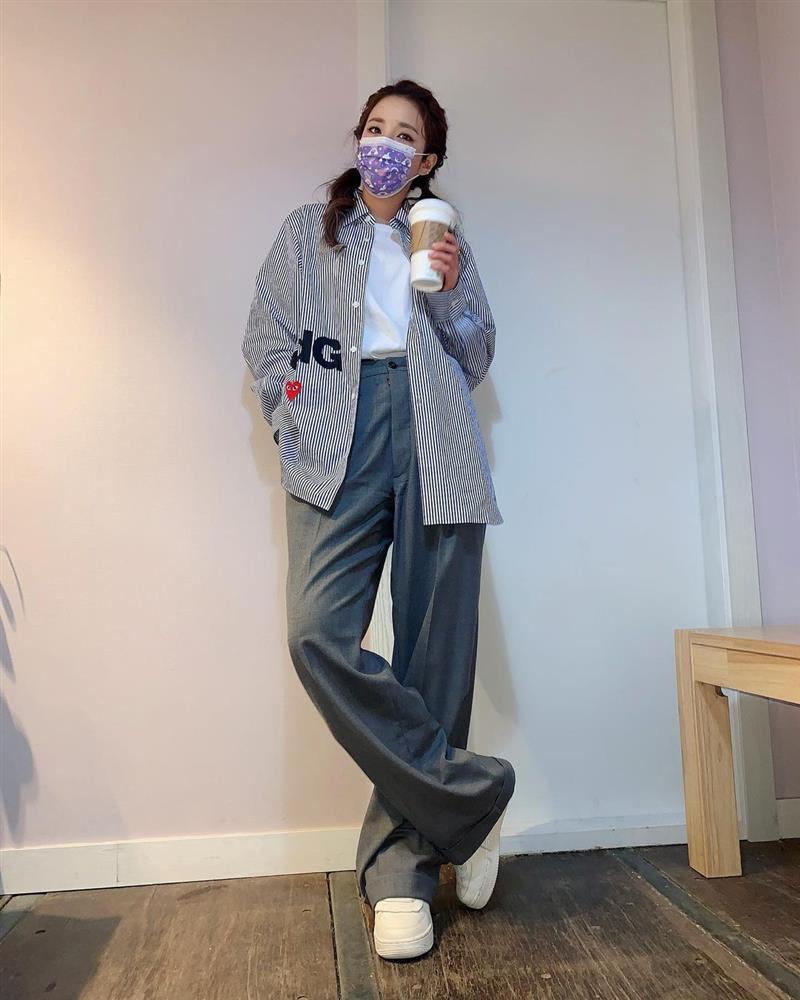 Sao Hàn 30+ hay diện 3 kiểu giày này nhất: Mix thế nào cũng đẹp và trẻ trung-9