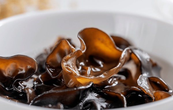 WHO kêu gọi tránh xa một loại độc tố nguy hiểm, dễ sinh sôi trong thực phẩm ngâm lâu, ăn ít cũng có thể gây tổn thương gan, ung thư gan rất nhanh-3