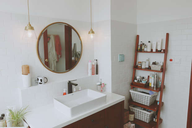 Phòng tắm nhà người nổi tiếng sang chảnh cỡ nào: Hương Giang chuộng thiết kế hoàng gia, Quỳnh Anh Shyn phối màu với cảm hứng từ Hy Lạp-8