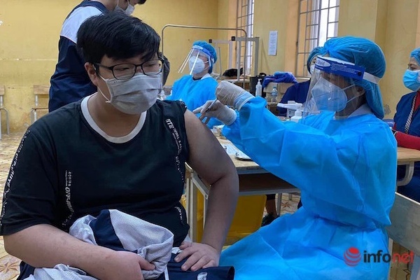 Hà Nội ghi nhận chùm 12 ca test nhanh dương tính, khẩn trương truy vết-1