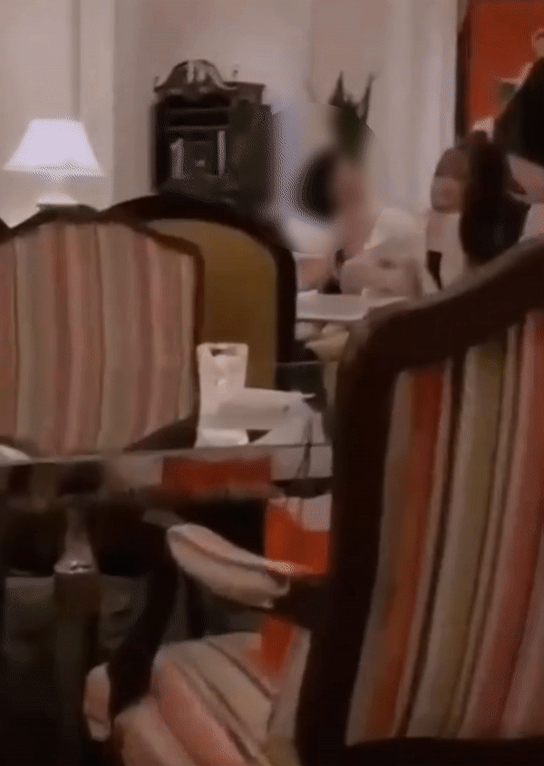 Thiều Bảo Trâm đứng dậy bỏ về khi nghe thấy nhạc Sơn Tùng, netizen chú ý bắt cận thái độ trên gương mặt?-1