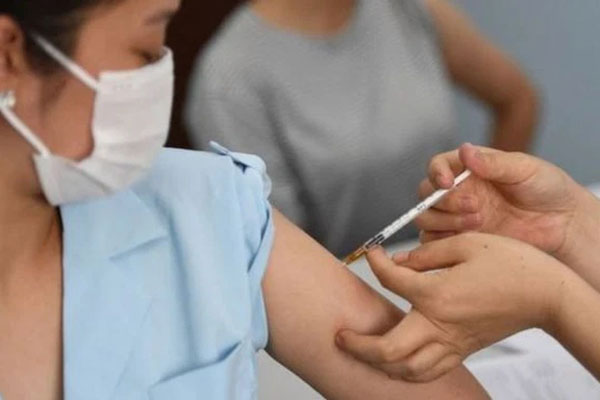 Nhóm quái xế dùng hung khí chống trả cảnh sát-2