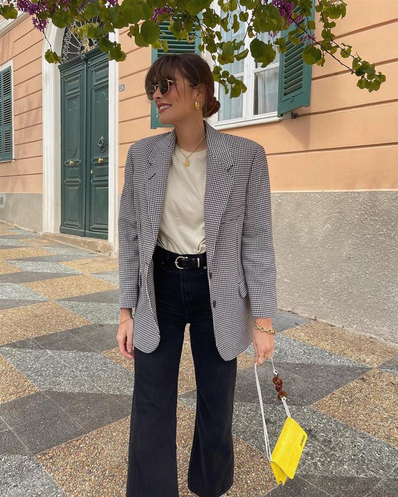 Giám đốc thời trang khuyên chị em mix quần jeans với 4 kiểu áo này: Không cần nghĩ nhiều vẫn mặc đẹp-2