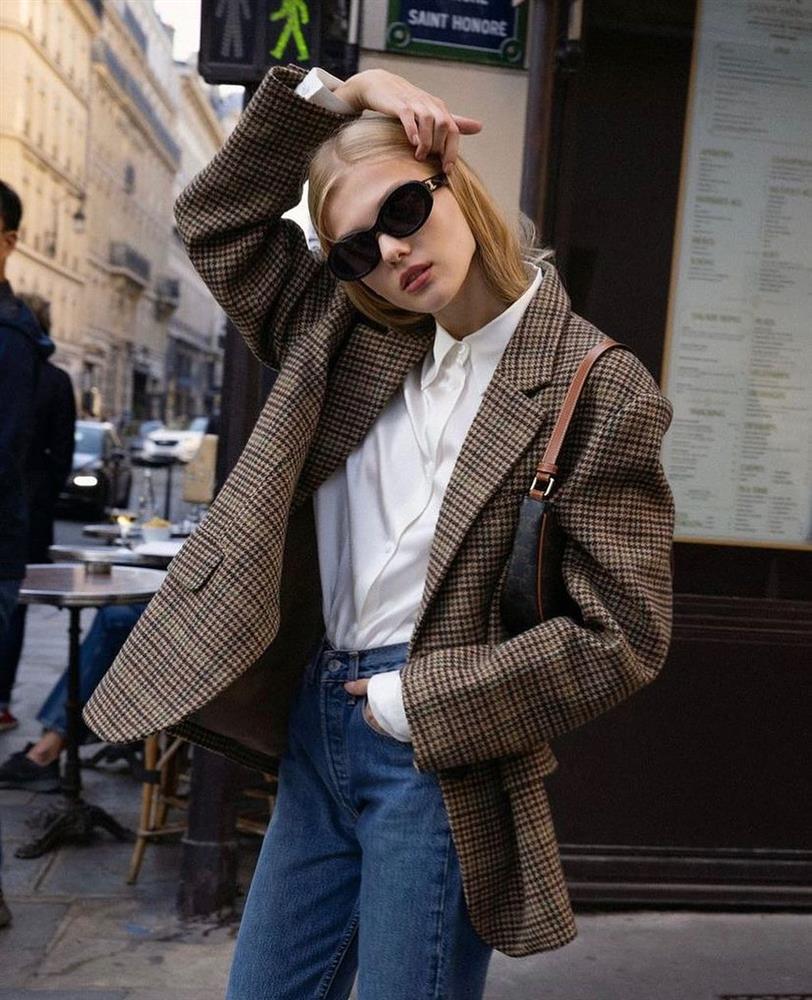 Giám đốc thời trang khuyên chị em mix quần jeans với 4 kiểu áo này: Không cần nghĩ nhiều vẫn mặc đẹp-15
