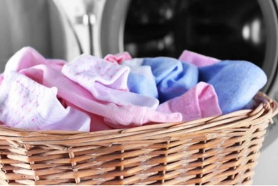 Mẹo nhỏ giúp quần áo giặt xong luôn sạch và thơm dù mùa đông thiếu nắng