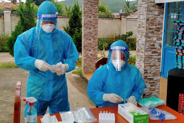 7 du khách chuẩn bị rời Đà Lạt thì bất ngờ phát hiện mắc Covid-19 ngay tại sân bay-2